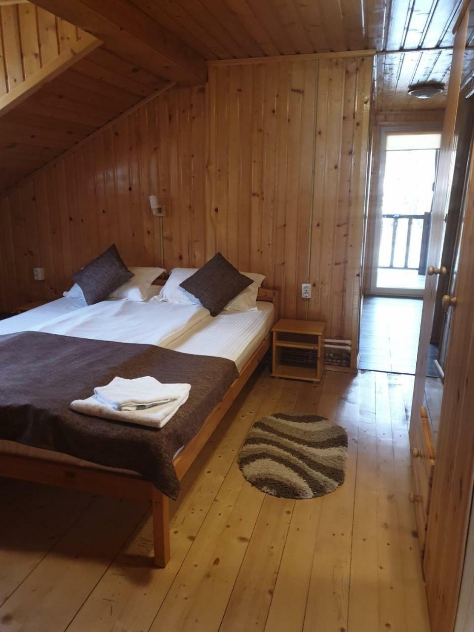Cabana Sarmis Costesti ภายนอก รูปภาพ