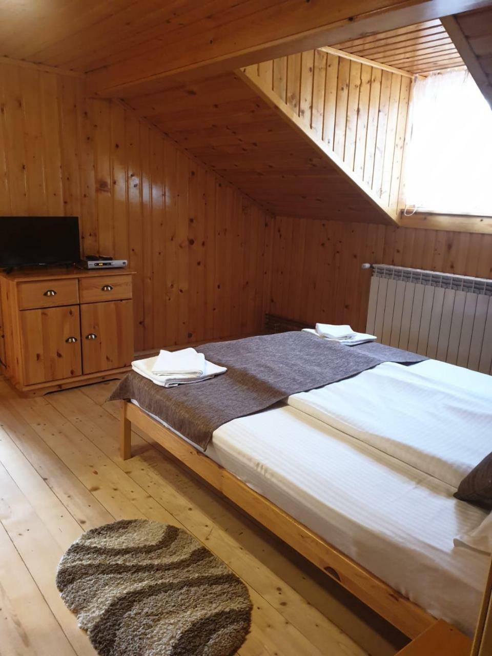 Cabana Sarmis Costesti ภายนอก รูปภาพ